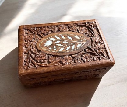 Hand-Carved Sheesham Box with Bone Inlay Medallion